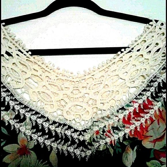 Lapis Boho Black Intricate Lace Floral Flowy Boxy Semi Sheer Overlay Top - Picture 3 of 7